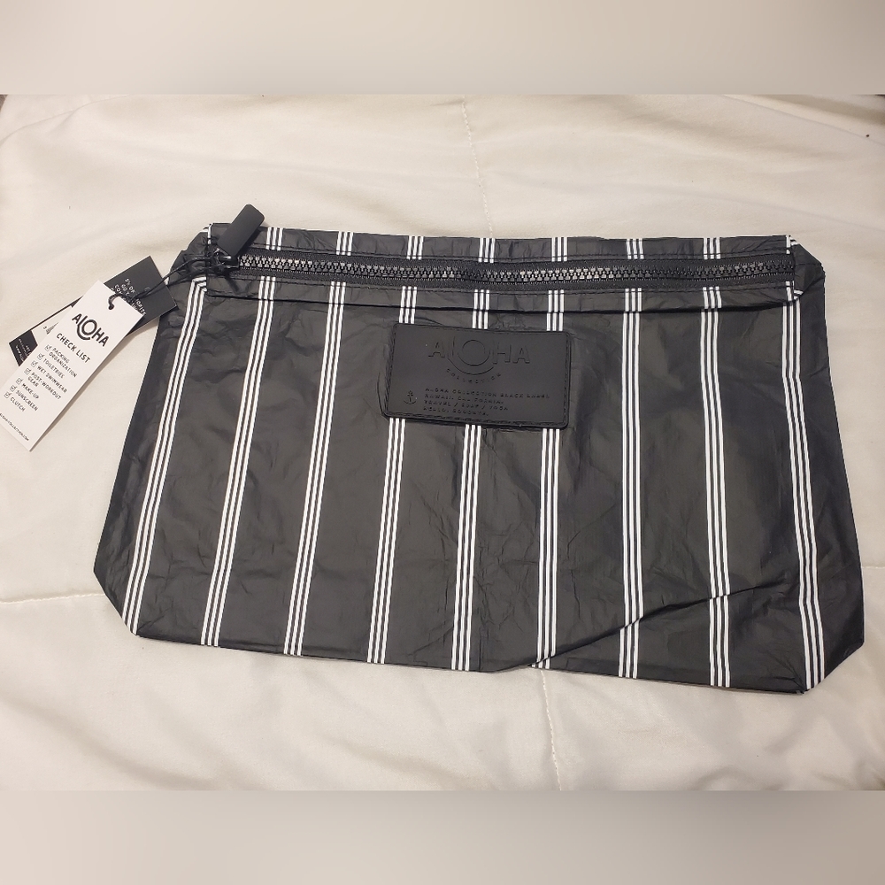 Aloha collection pouch